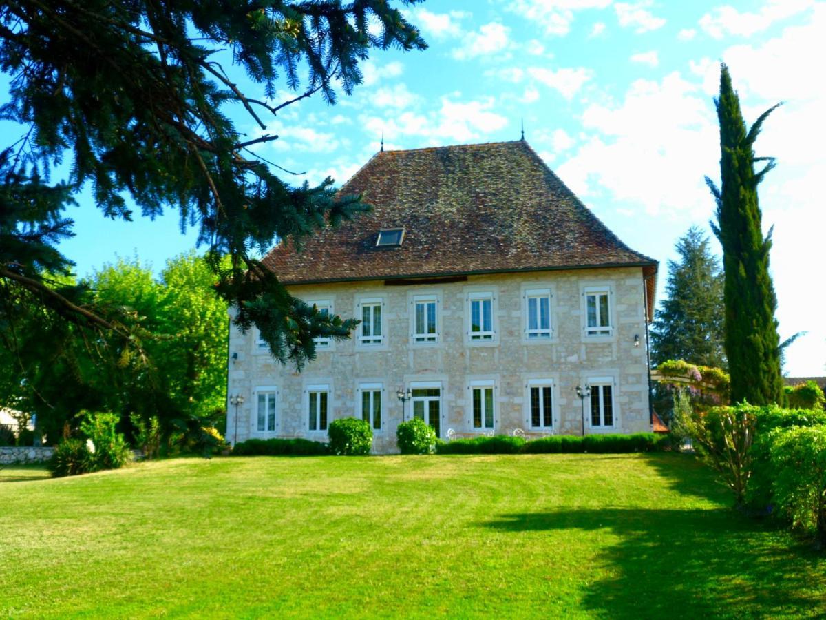 Domaine Du Manoir Bed & Breakfast Les Avenières Dış mekan fotoğraf