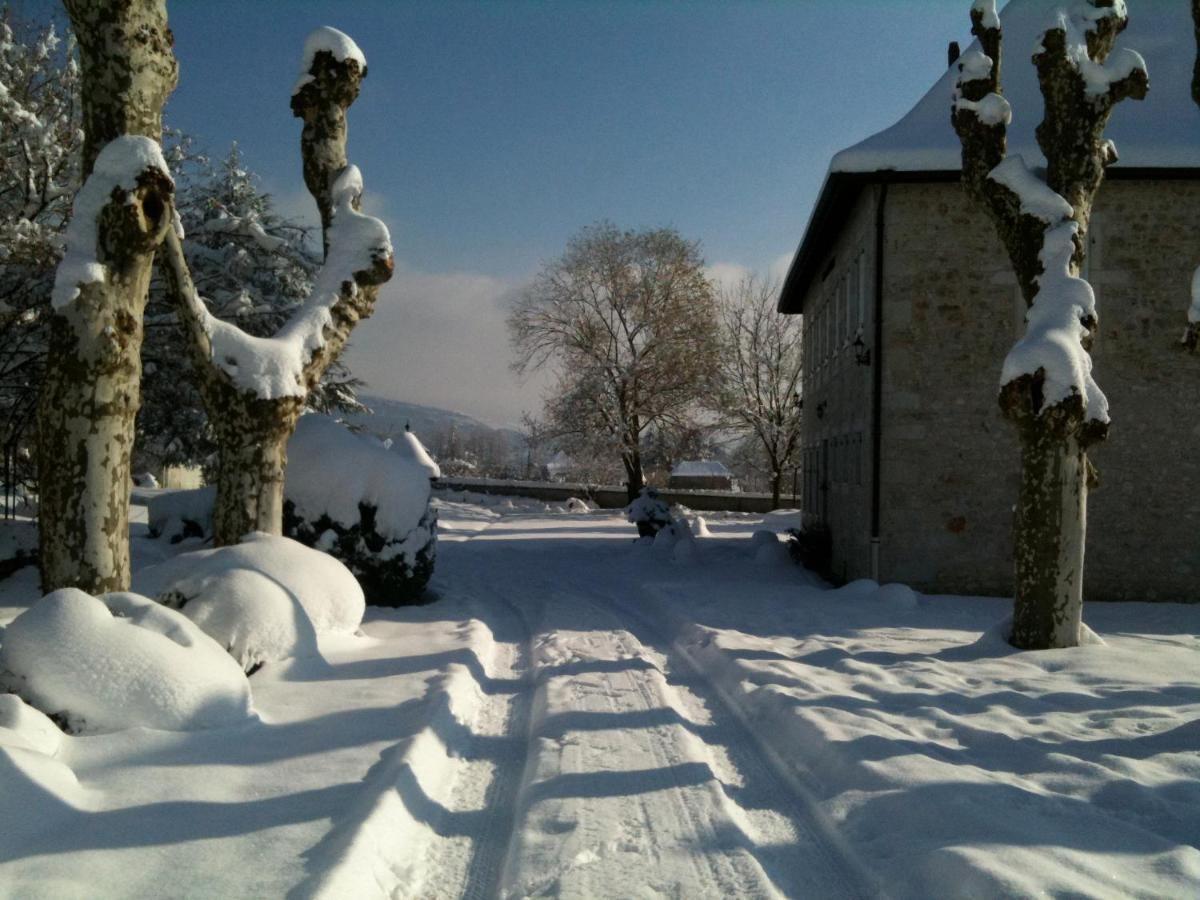 Domaine Du Manoir Bed & Breakfast Les Avenières Dış mekan fotoğraf