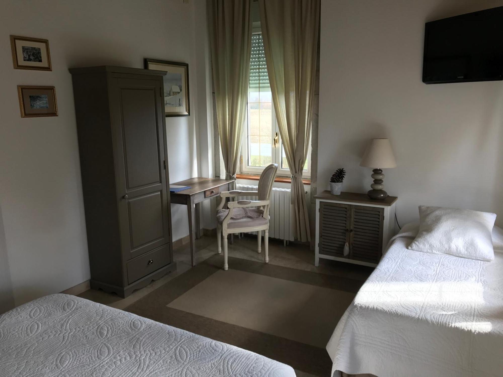 Domaine Du Manoir Bed & Breakfast Les Avenières Dış mekan fotoğraf